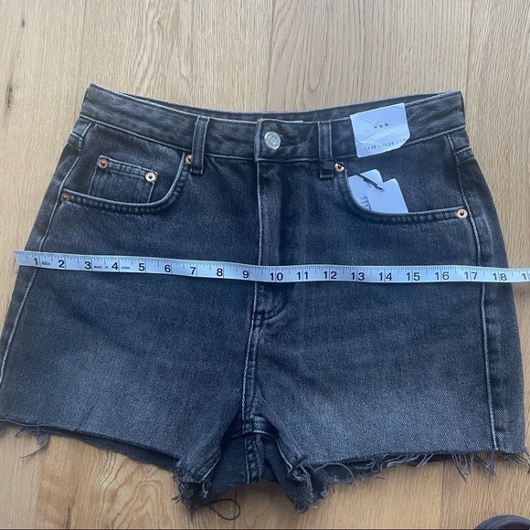 NWT  TOPSHOP MOM BLACK SHORTS - 6 - Picture 8 of 11